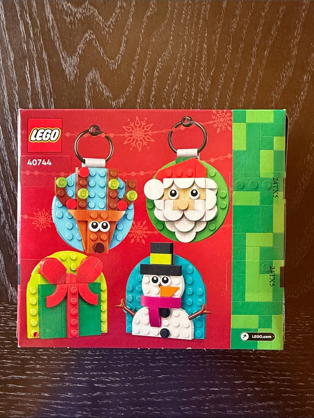 New LEGO 40744 Christmas Ornament Selection 153 pieces Brand New Never Opened